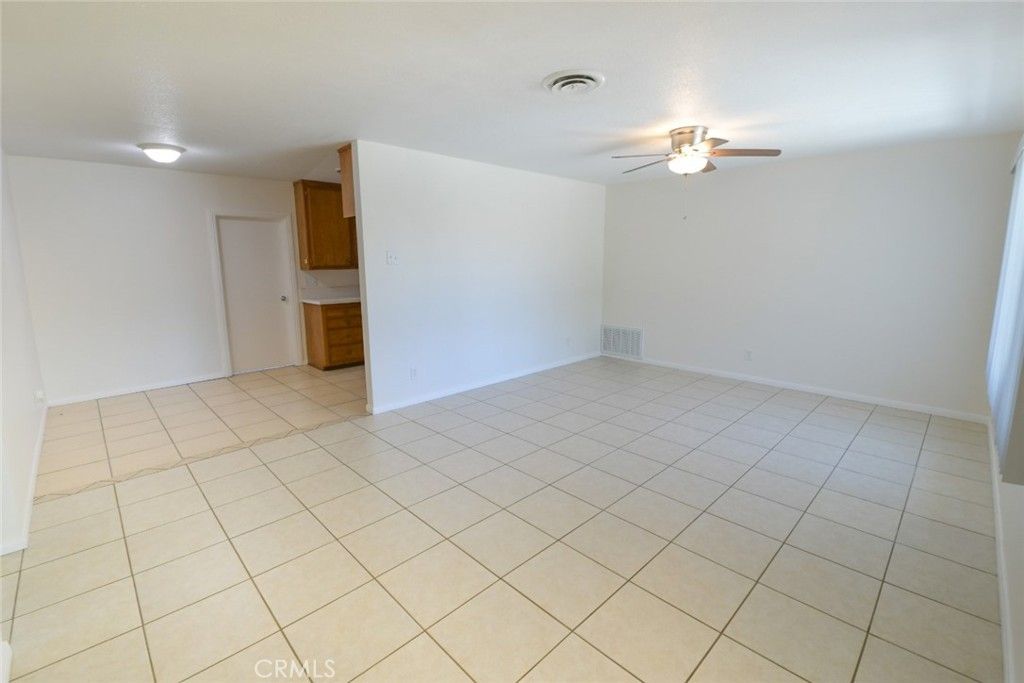 Image 6 of property listing at 815 Coral Avenue, Hemet, CA 92543