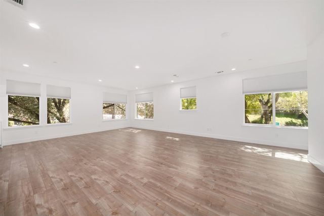1431 W St, Sacramento, CA 95818