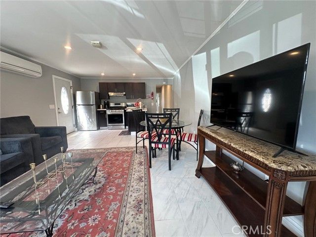 23003 Brenford, Woodland Hills (los Angeles), CA 91364