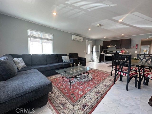 23003 Brenford, Woodland Hills (los Angeles), CA 91364