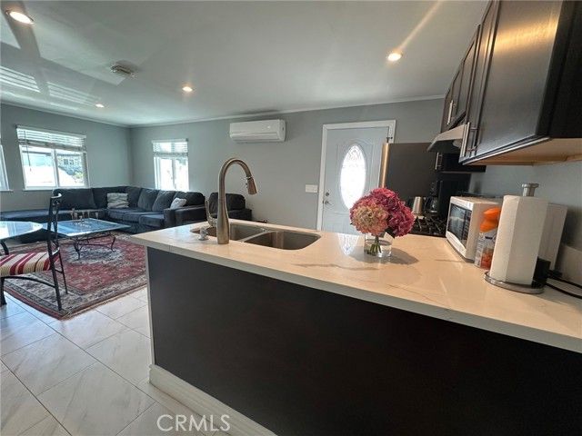 23003 Brenford, Woodland Hills (los Angeles), CA 91364