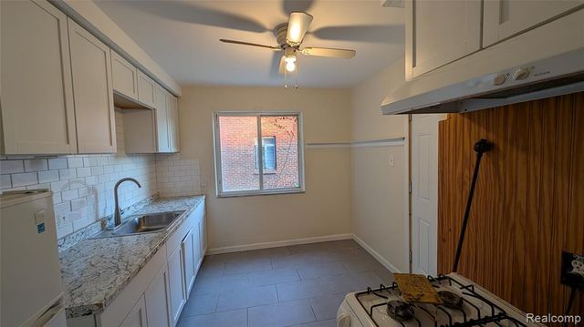 18072 Hubbell Street, Riverview, MI 48235