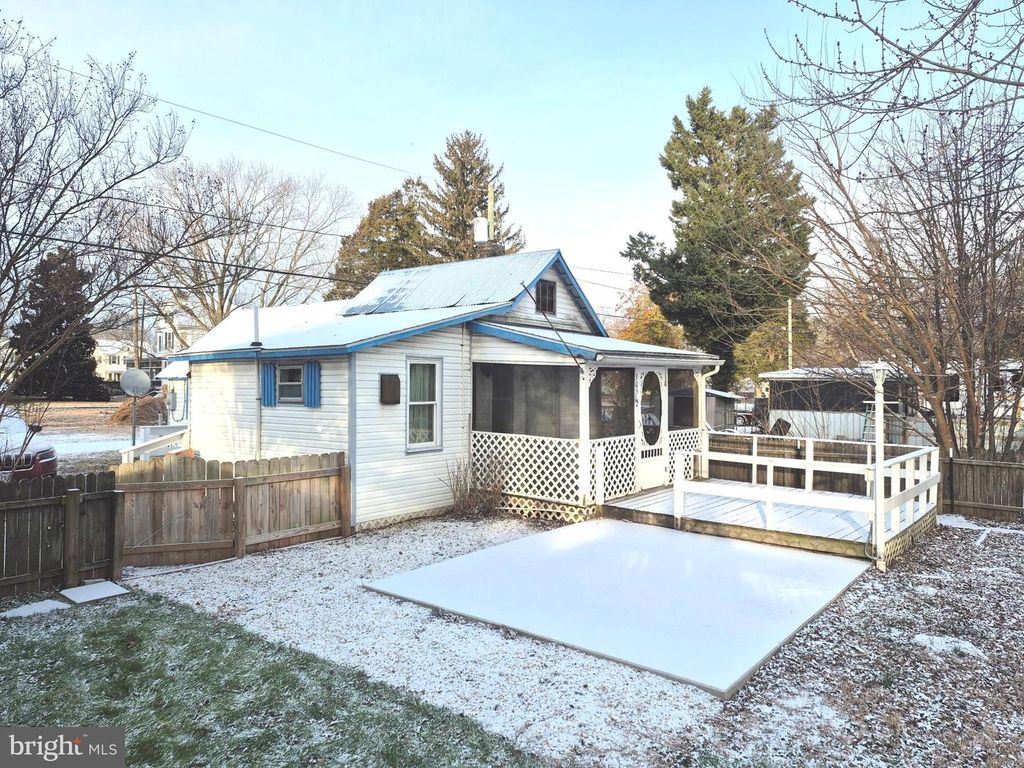 305 S MAPLE AVE, Ridgely, MD 21660