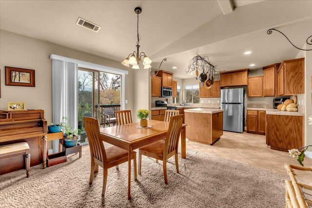 19572 Covington Mill Drive, Cottonwood, CA 96022
