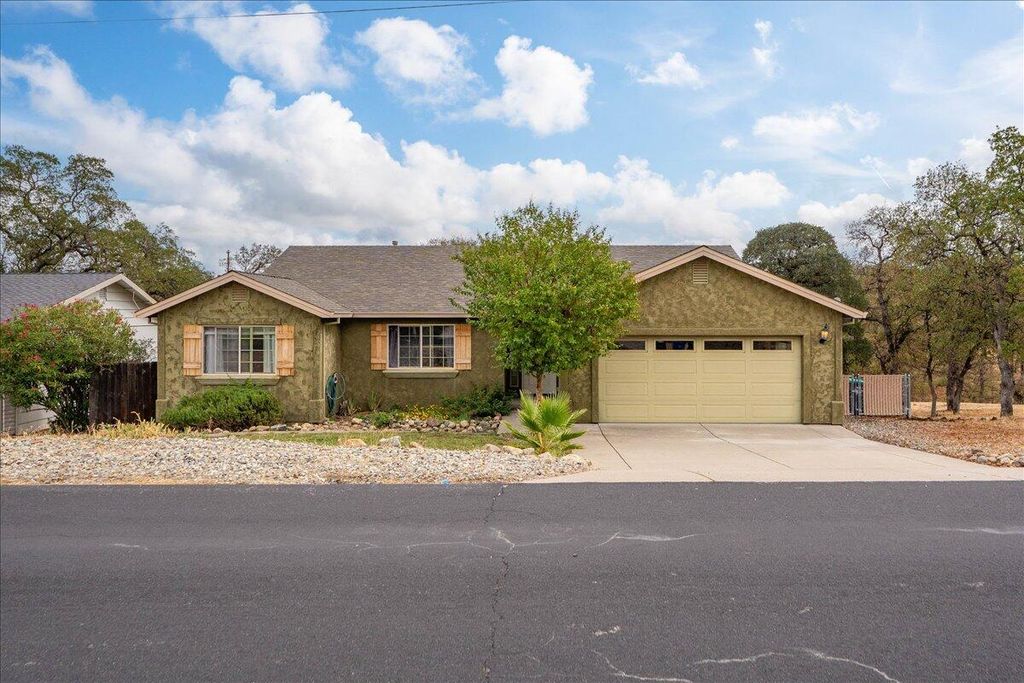 19572 Covington Mill Drive, Cottonwood, CA 96022