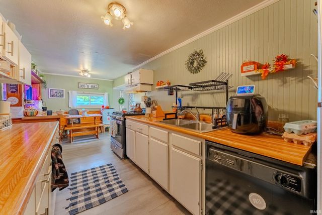 312 E North C Street, Gas City, IN 46933