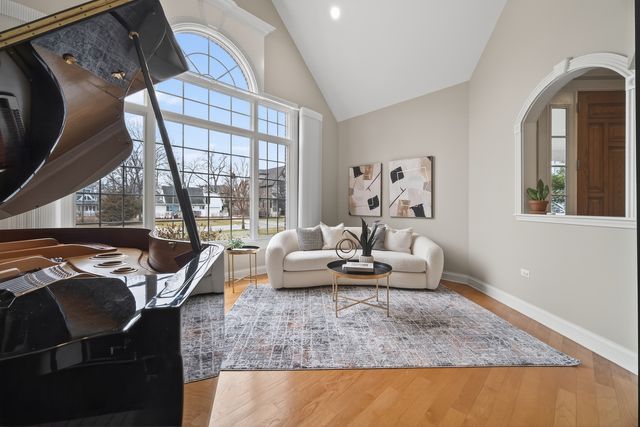 70 Forest Avenue, Naperville, IL 60540