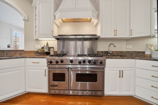 70 Forest Avenue, Naperville, IL 60540
