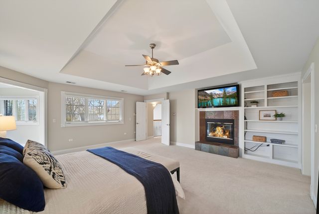 70 Forest Avenue, Naperville, IL 60540