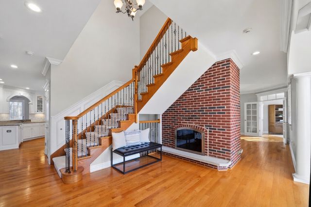 70 Forest Avenue, Naperville, IL 60540
