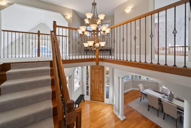 70 Forest Avenue, Naperville, IL 60540