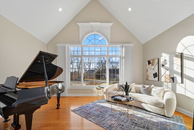 70 Forest Avenue, Naperville, IL 60540