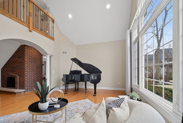 70 Forest Avenue, Naperville, IL 60540