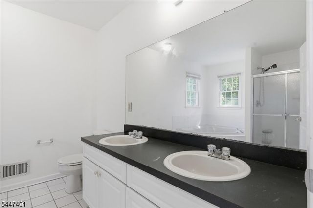 151 Brandon Ct, Branchburg Twp., NJ 08853