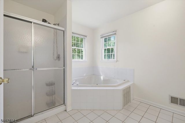 151 Brandon Ct, Branchburg Twp., NJ 08853