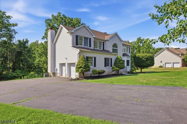 151 Brandon Ct, Branchburg Twp., NJ 08853