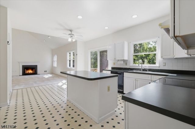 151 Brandon Ct, Branchburg Twp., NJ 08853