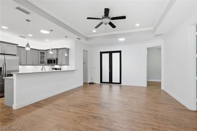 4380 2nd AVE NE, Naples, FL 34120