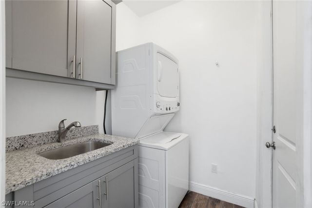 4380 2nd AVE NE, Naples, FL 34120