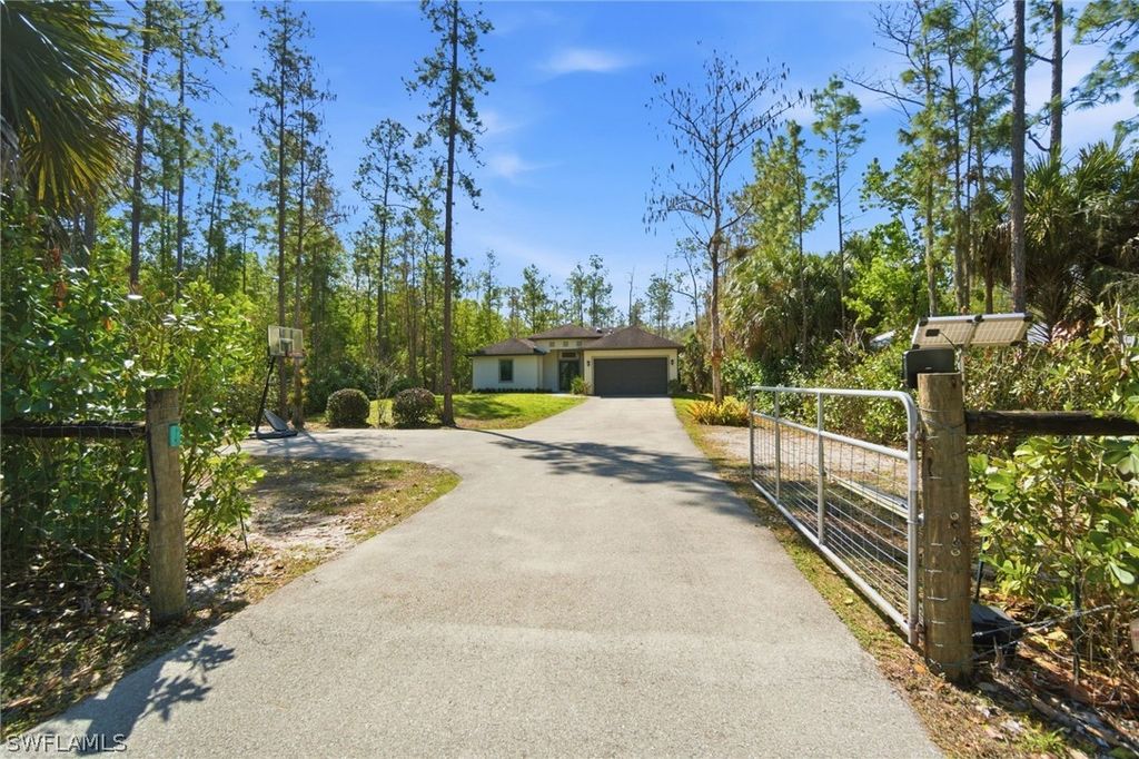 4380 2nd AVE NE, Naples, FL 34120