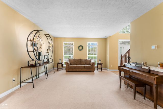 3841 Terrace Woods Drive, Columbus, IN 47201