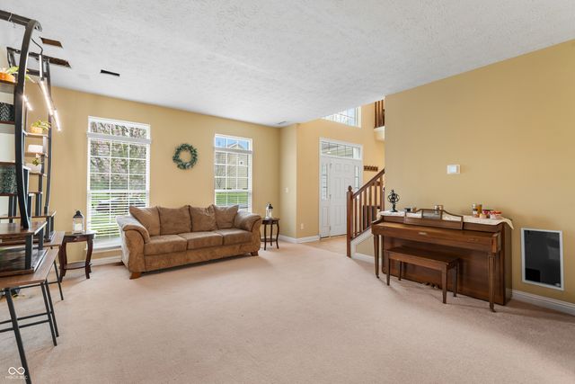 3841 Terrace Woods Drive, Columbus, IN 47201