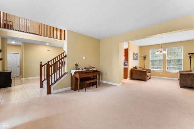 3841 Terrace Woods Drive, Columbus, IN 47201