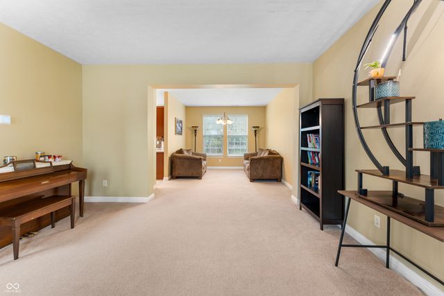 3841 Terrace Woods Drive, Columbus, IN 47201