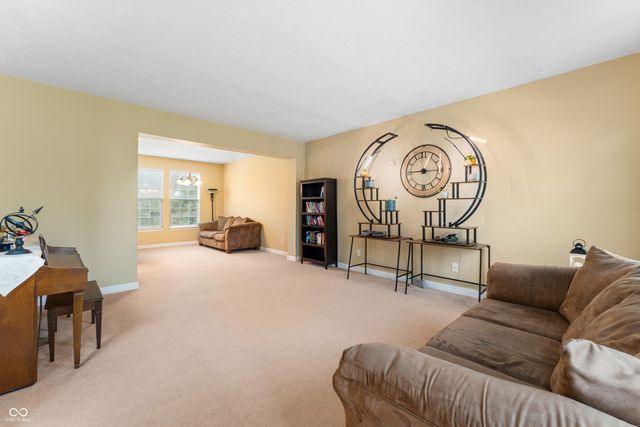 3841 Terrace Woods Drive, Columbus, IN 47201