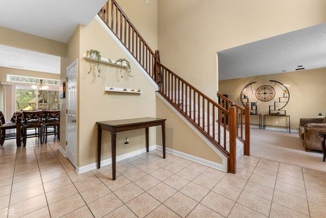 3841 Terrace Woods Drive, Columbus, IN 47201