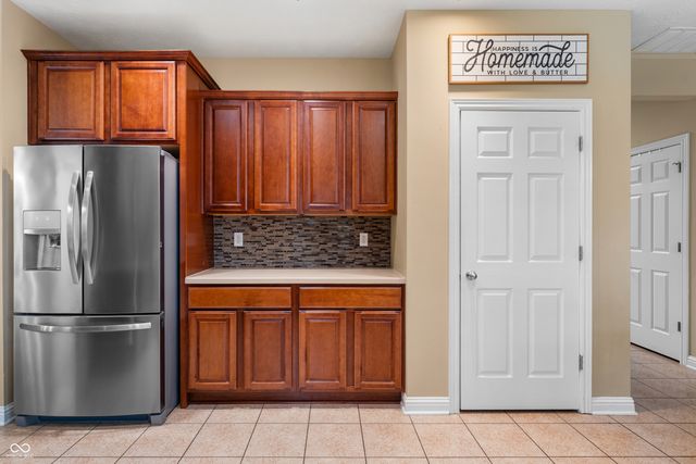 3841 Terrace Woods Drive, Columbus, IN 47201