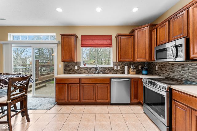 3841 Terrace Woods Drive, Columbus, IN 47201