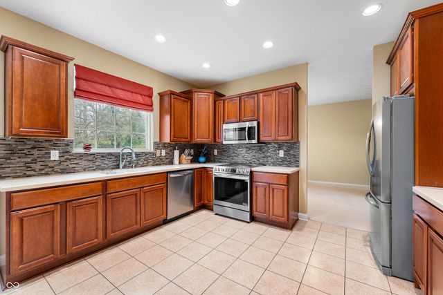 3841 Terrace Woods Drive, Columbus, IN 47201