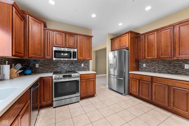 3841 Terrace Woods Drive, Columbus, IN 47201