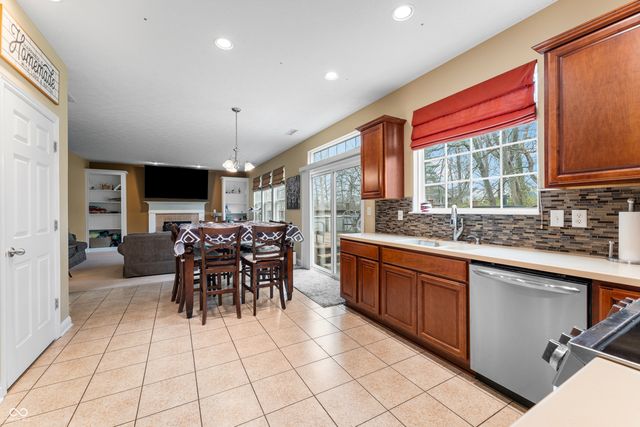 3841 Terrace Woods Drive, Columbus, IN 47201