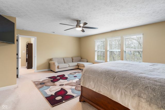 3841 Terrace Woods Drive, Columbus, IN 47201