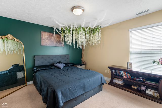 3841 Terrace Woods Drive, Columbus, IN 47201