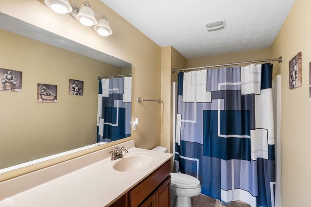 3841 Terrace Woods Drive, Columbus, IN 47201