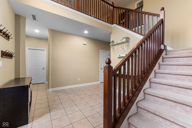 3841 Terrace Woods Drive, Columbus, IN 47201