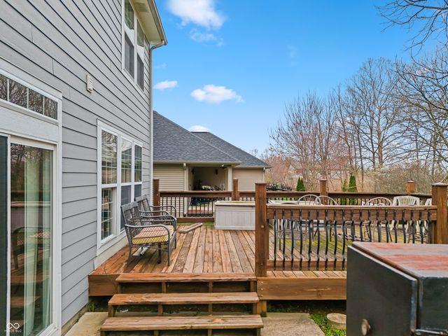 3841 Terrace Woods Drive, Columbus, IN 47201