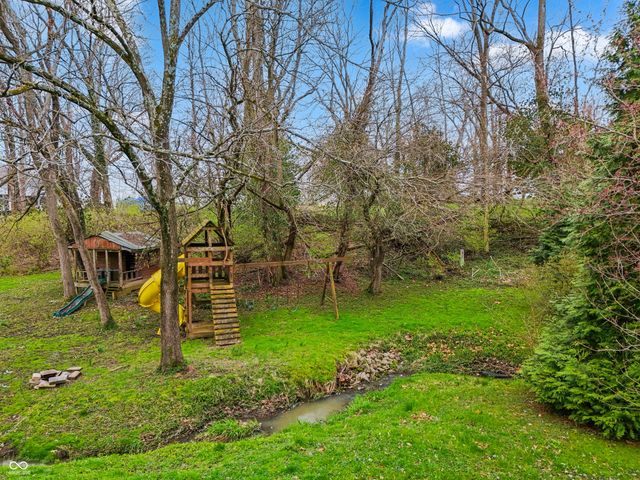 3841 Terrace Woods Drive, Columbus, IN 47201