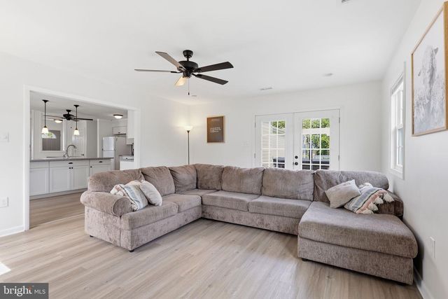 204 HILLIARDS DR, Luray, VA 22835