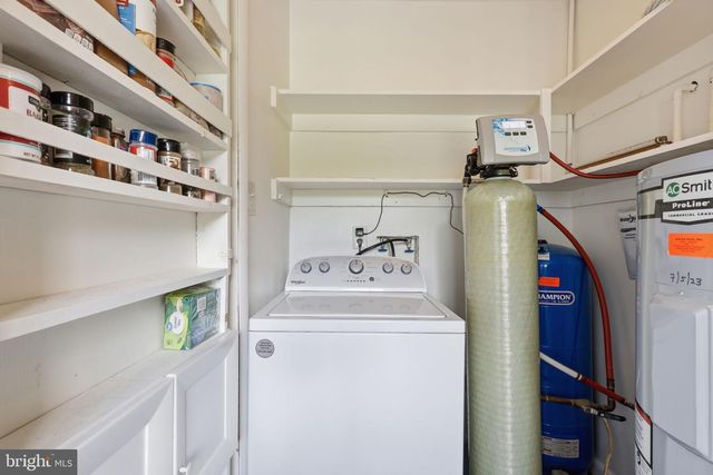 204 HILLIARDS DR, Luray, VA 22835
