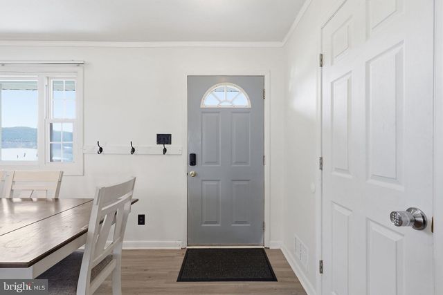 204 HILLIARDS DR, Luray, VA 22835