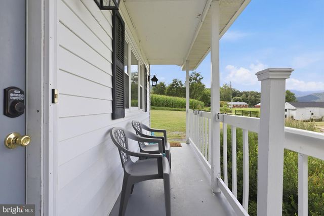 204 HILLIARDS DR, Luray, VA 22835