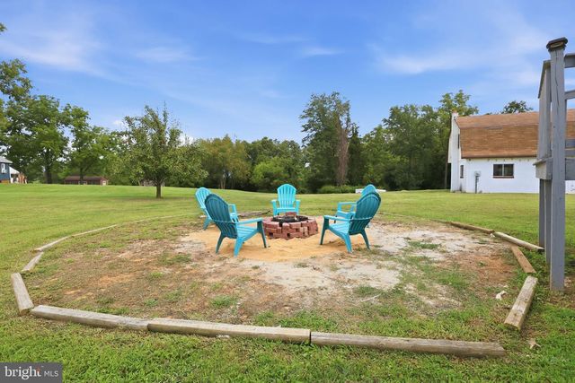 204 HILLIARDS DR, Luray, VA 22835