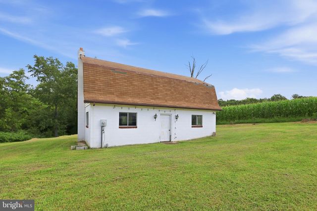 204 HILLIARDS DR, Luray, VA 22835