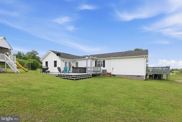 204 HILLIARDS DR, Luray, VA 22835