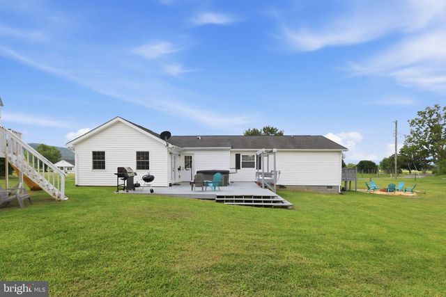 204 HILLIARDS DR, Luray, VA 22835