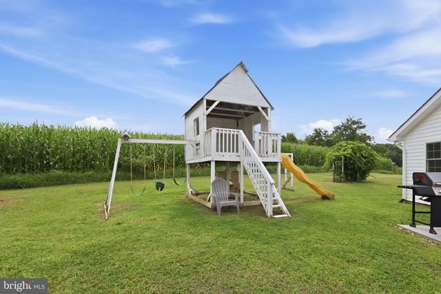204 HILLIARDS DR, Luray, VA 22835